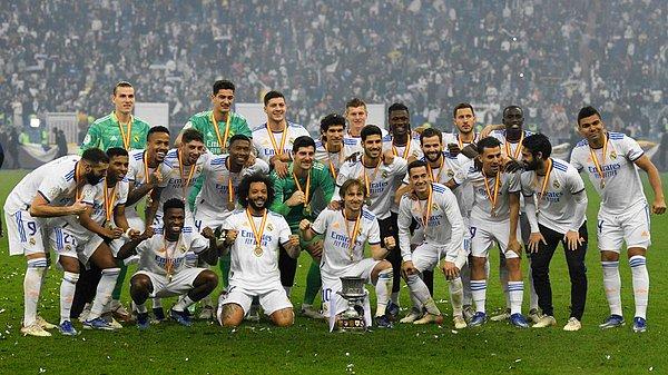 Kulüp tarihindeki 12. İspanya Süper Kupası'nı kazanan Real Madrid, 13 kez ile bu kupaya en fazla sahip olan Barcelona'ya yaklaştı.