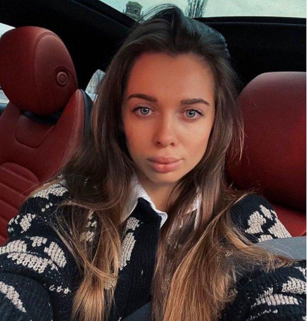 Yemek ve moda influencerı olan Viktoria Instagram hesabından aşırı hız yaparken ve trafik kurallarını ihlal ederken çektiği videolarıyla tanınıyordu.