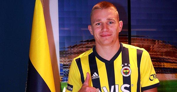 Bu sezon 28 maça çıkan başarılı futbolcunun Fenerbahçe ile 2025 yılına kadar sözleşmesi bulunuyor.
