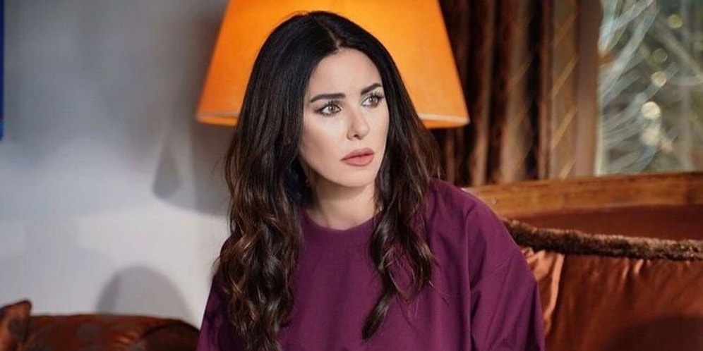 Defne Samyeli'den Şaşırtan İtiraf! 'Kızlarımın Babası Giyim Tarzıma Karışırdı'