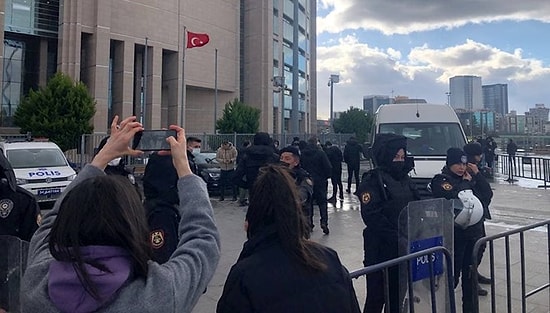 İstanbul'da Adliye Önünde Polise Bıçaklı Saldırı
