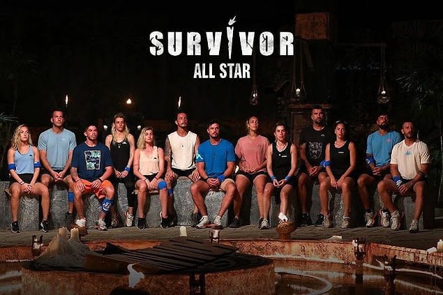 Oyunlar da bu sene epey bir zorlayıcı olacak. Daha ilk oyundan günlerin sert geçeceğinin sinyali verildi. Bir de biliyorsunuz Survivor'ın ilk haftasına özel sürgün adası kuralı getirildi.
