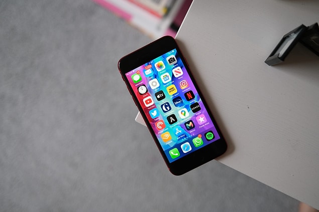 4. Apple iPhone SE (2020)