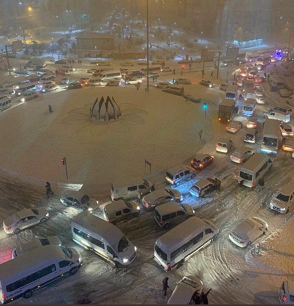 Bugün öğle saatlerinde başlayan kar yağışı Gaziantep'te çileye dönüştü...