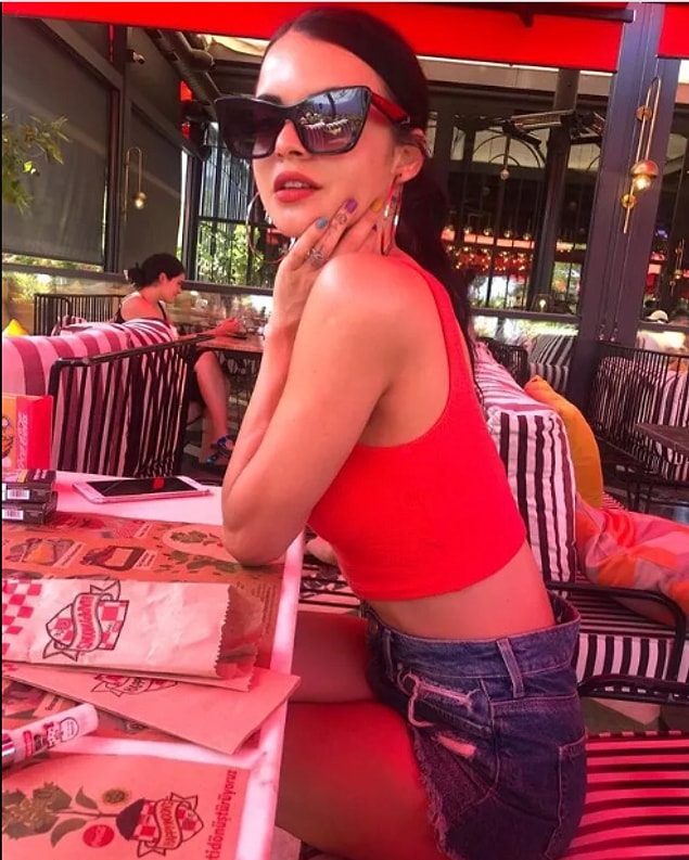 Semih Ertürk'ün eski sevgilisi, hepimizin yakından tanıdığı bale sanatçısı İlayda Binzet çıktı.