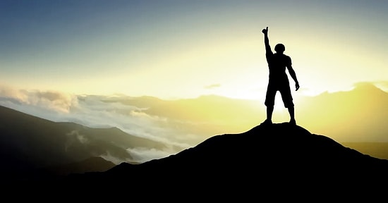 Cem Kınay Yazio: Büyüklüğe İnsanların Üzerine Basıp Yükselerek Erişemezsiniz