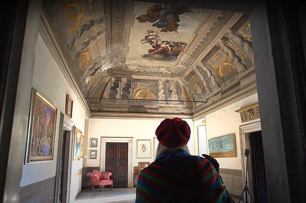 Fakat villanın ismini aldığı yine aynı evin içindeki başka bir duvar resmi. Bu seferki eserin sahibi Guernico.