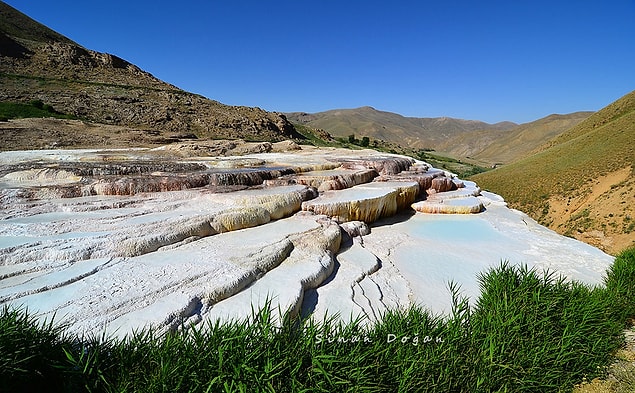 Van'ın Pamukkale'si Başkale Travertenleri'ne nasıl gidilir?
