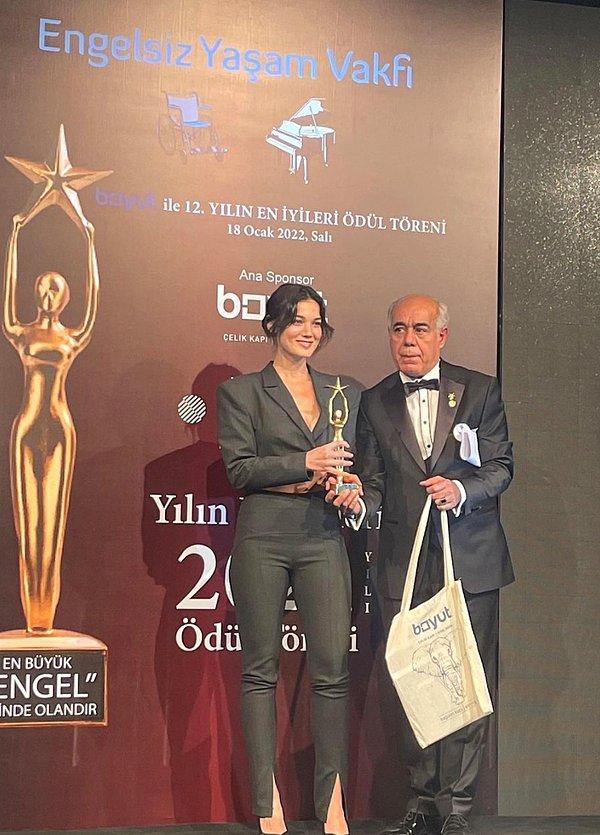 Kaan Urgancıoğlu ‘En İyi Erkek Oyuncu’, Pınar Deniz ise ‘En İyi Kadın Oyuncu’ ödüllerinin sahibi oldu.