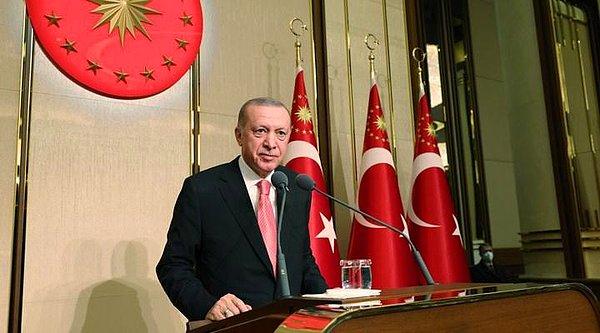 8. Muhtarlar toplantısında konuşan Cumhurbaşkanı Erdoğan, 'Yaptığımız değerlendirme sonunda muhtar maaşlarını asgari ücret seviyesine, yani 4 bin 250 liraya yükseltme kararı aldık' dedi.
