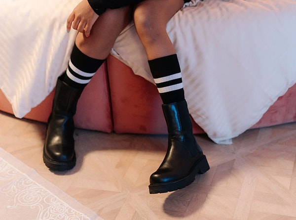 8. Ходить дома в обуви