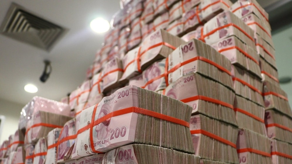 Bankalarda Krediler Azalırken, Mevduat Arttı