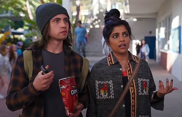 15. Когда есть сцена, которая просто рекламирует какой-то бренд