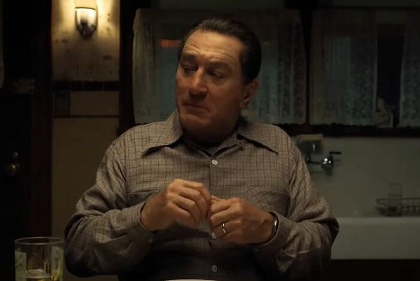 19. Когда они используют комптютерную графику, чтобы сделать почти 80-летнего мужчину похожим на 40-летнего, но он все еще двигается как 80-летний, когда пытается надрать задницу бедному владельцу магазина