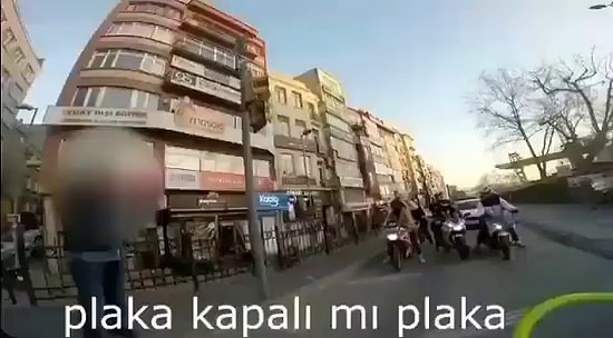 Plakayı Kapatıp Diğer Motorculara 'Kapalı mı Plaka?' Diye Sorduğu Anda Polise Yakalanan Motorcu