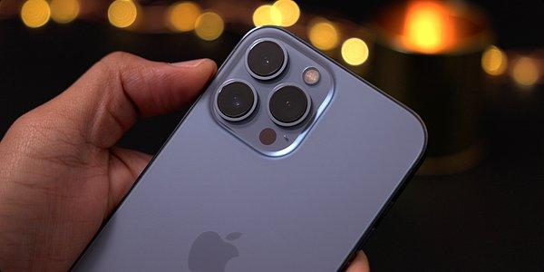 Sektörün en güvenilir analistlerinden Ming-Chi Kuo ise bir önceki raporunda 2023 model iPhone’larda periskop lens olabileceğinden bahsetmişti. Apple’ın 2023’te iPhone’ların zoom yeteneklerini geliştirme olasılığı daha da güçleniyor diyebiliriz.