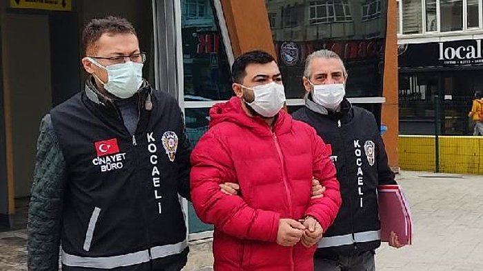 Yatak Odasından Gelen Seslere Koşan Genç, Katil Oldu: 'Kapıyı Açtığımda Pantolonu İnikti'