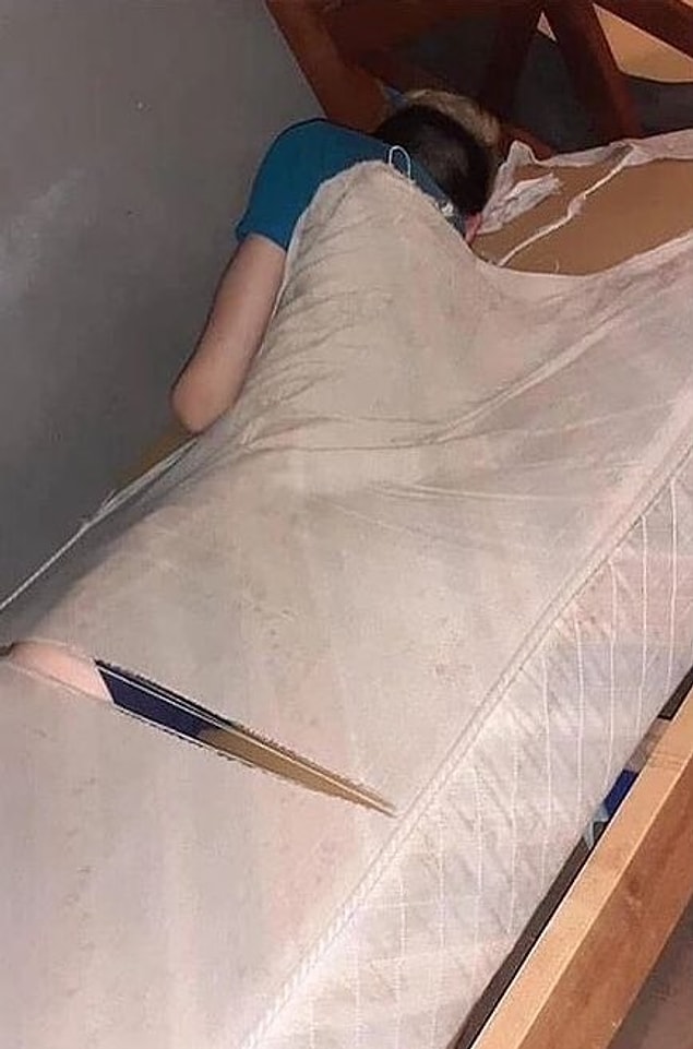 Bazen arkadaşınızda yatıya kaldığınızda size uyurken üstünüze örteceğiniz bir battaniye bile vermediği zamanlar olmuştur.