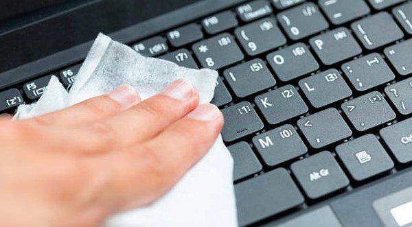 6. Parmak uçlarındaki tehlike: Bilgisayar klavyesi