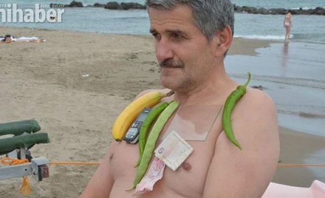 "Vücuduma; gümüş, altın, cam, taş, bozuk para, metal kaşık ve farklı birçok materyal yapışıyor.”