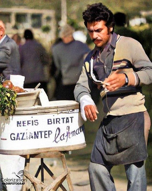 15. Seyyar lahmacun satan adam, İstanbul, 1970.