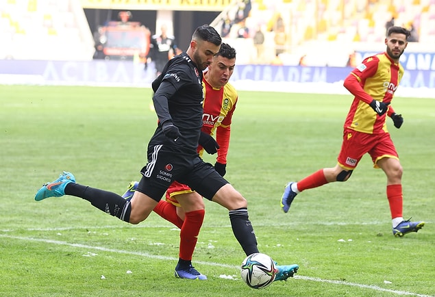Maçın ilk yarısı 0-0 beraberlikle sona ererken, öne çıkan notlar şöyleydi: