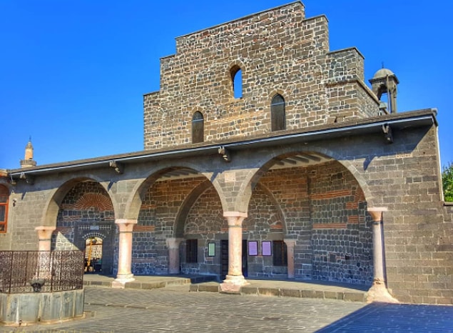 17. Meryem Ana Kilisesi