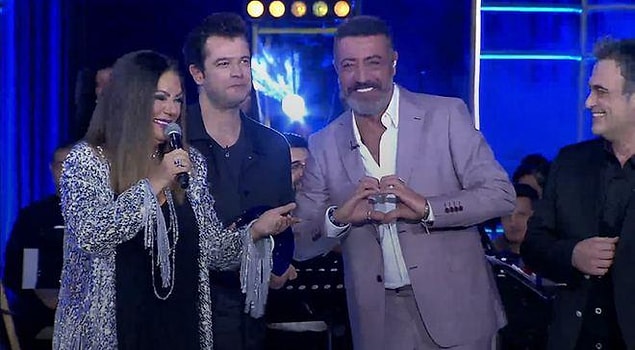 İzel'den Hakan Altun'a Sürpriz Evlenme Teklifi