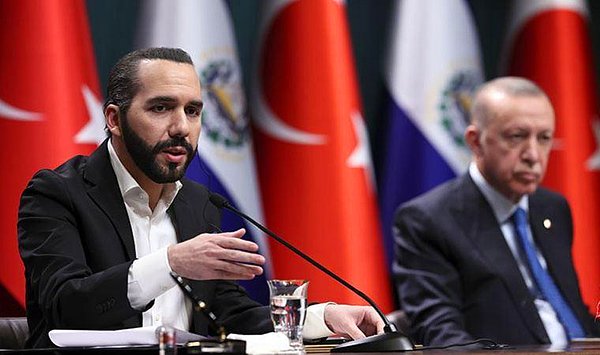 9. Bitcoin'in yasal olarak kabul edildiği ilk ülke olan El Salvador'un Devlet Başkanı Nayib Bukele, 15 milyon dolar değerinde 410 bitcoin aldıklarını duyurdu.