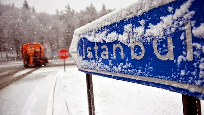 Karadeniz'in Ardından İstanbul'u Vuracak: Yarına Dikkat! En Sert Gün Pazartesi Olacak...