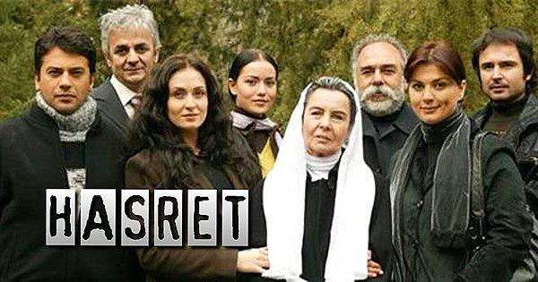 2006 yılında Hasret isimli bir dizide oğlu rolünde yer alıp, onunla çalışma şansı yakaladığını söyleyen Zafer Algöz, Fatma Girik'in inanılmaz iyi, düşünceli ve sürprizlerle dolu bir oyuncu olduğunu söyleyerek başlıyor anlatmaya!