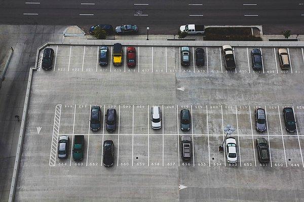 5. Arabanızı biraz daha uzağa park edin.