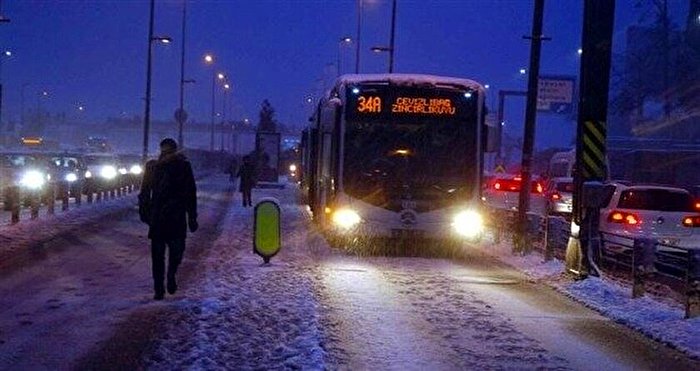 İstanbul'da Mesai Saatlerine Kar Düzenlemesi