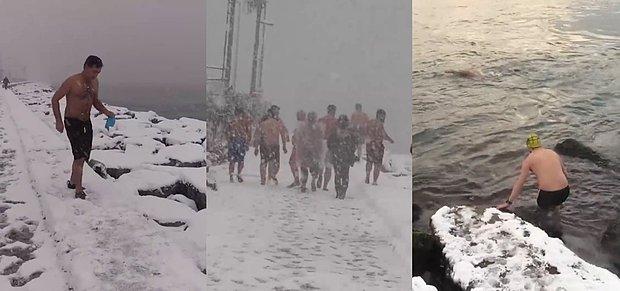 İstanbul'da Dondurucu Soğuğa Aldırmadan Denize Giren Dayılar Türkiye'nin Gündemine Oturdu
