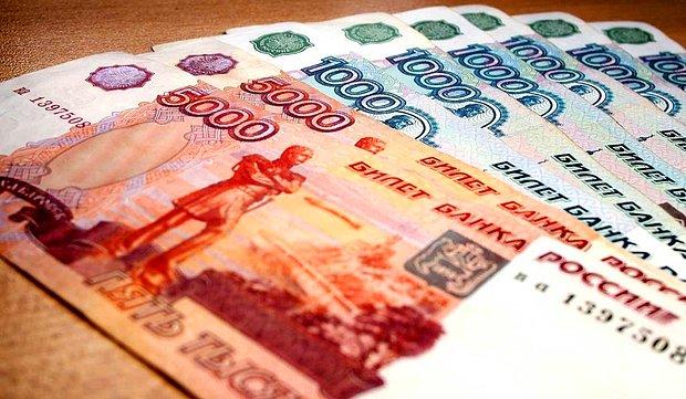İşlemler Durdu: Parasının Değerini Korumak İsteyen Rusya'dan Döviz Kararı
