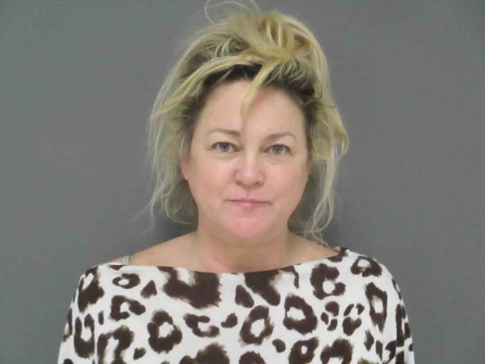 В США арестована женщина, пожелавшая купить ребенка, которого она встретила в супермаркете, за 500 000 долларов