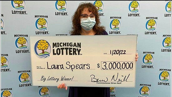 Женщина случайно узнала, что выиграла 3 миллиона долларов, проверяя спам-письма в почте