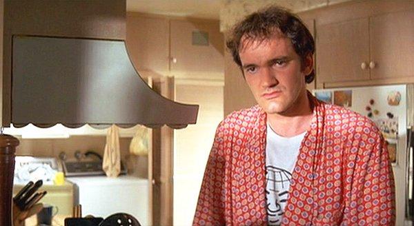 13. Pulp Fiction filminde Tarantino'nun giydiği gülen küre tişörtü, Orbit adlı Detroit dergisine göndermede bulunuyor.