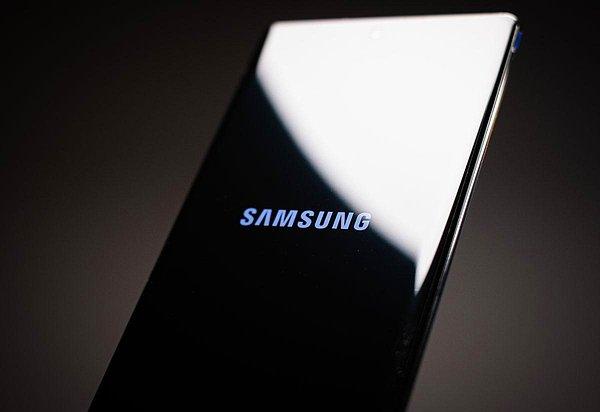 Güney Koreli teknoloji devi Samsung, gönderdiği etkinlik bildiriminde "Yeni Galaxy S Serisi ile kuralları yeniden yazmaya hazır mısın?" ifadelerini kullanıyor.