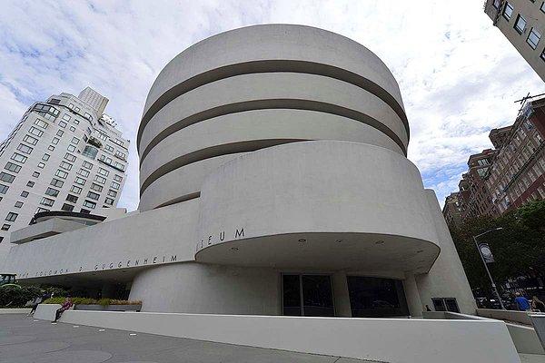 4. Guggenheim Müzesi - Bilbao