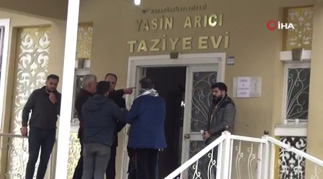 Taziye evinin önündekilere ateş açtılar