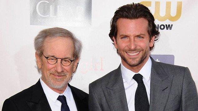 A Star Is Born Filminin Yönetmeni Bradley Cooper, Maestro Filmini Yönetmek İçin Steven Spielberg'den İzin Aldı
