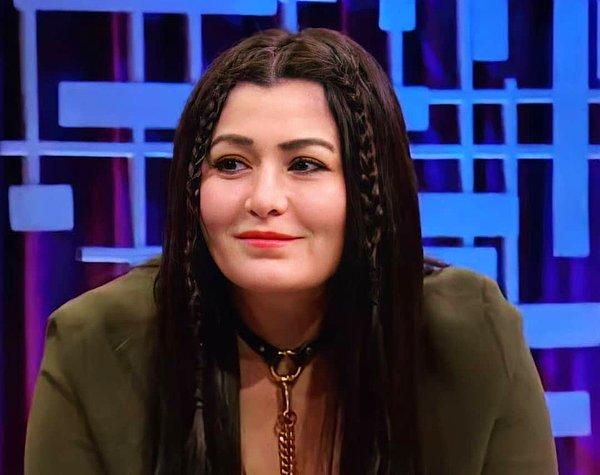 Serenad Bağcan, Burcu Subatan ve Ömür Akkor'un konuk olduğu programda kariyeriyle ilgili sorulara cevap veren Deniz Çakır, Ferhunde'nin kendisi için çok özel olduğunu belirtti.