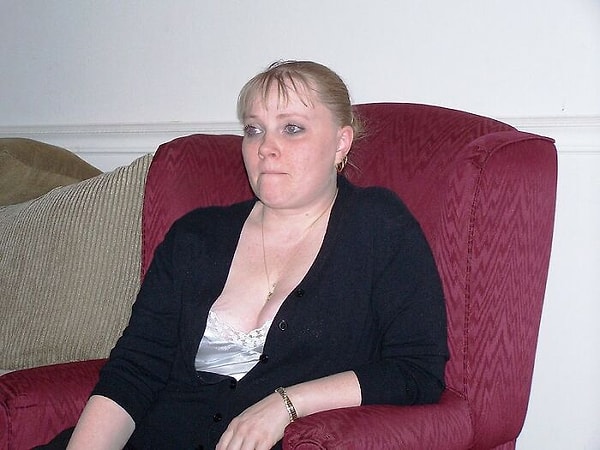 10. "У меня был выкидыш во время моей первой беременности в начале этого года. Это было ужасно, и я впала в депрессию. Близкий член семьи просто продолжал пытаться заставить меня «увидеть в этом положительную сторону». Прошло уже много времени, но по сей день я не вижу чертовски положительной стороны потери моего ребенка. Для меня это был токсический позитив в худшем его проявлении"