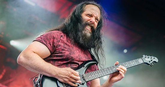 Progressive Metalin Gitar Tanrısı John Petrucci ve Onu Bu Mertebeye Çıkaran 12 Şarkı