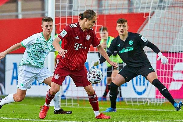 İspanyol devinin, Bayern Münih altyapısında yetişen Türk asıllı oyuncu Kenan Yıldız'ı kadrosuna katmak üzere olduğu bildirildi.
