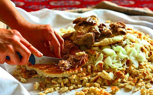 Doğrama, Türkmenistan'ın en geleneksel yemeği. Kurban Bayramı'na özel yapılan bu yemek özellikle misafir gelince yapılıyor.