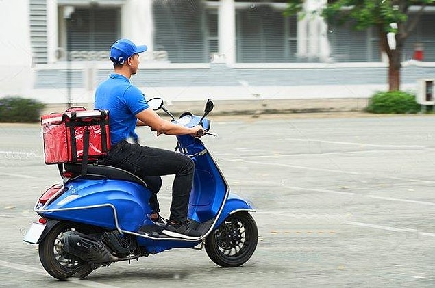 Peki şirketler neden kendi motorları olan kuryeler arıyor? Çünkü teslimatlara yetişemeyebiliyorlar.