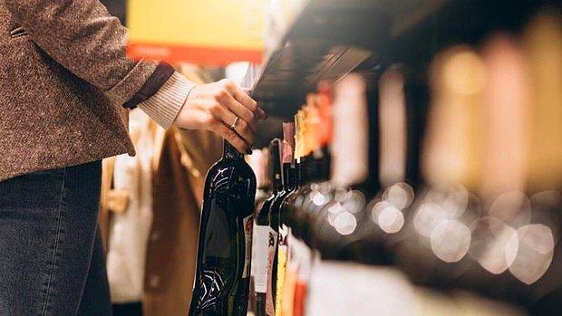 Alkole Gelen Vergi Zamları İçki Satışlarını Yüzde 40 Düşürdü: 'Tüketici Rafın Önüne Gelmiyor'