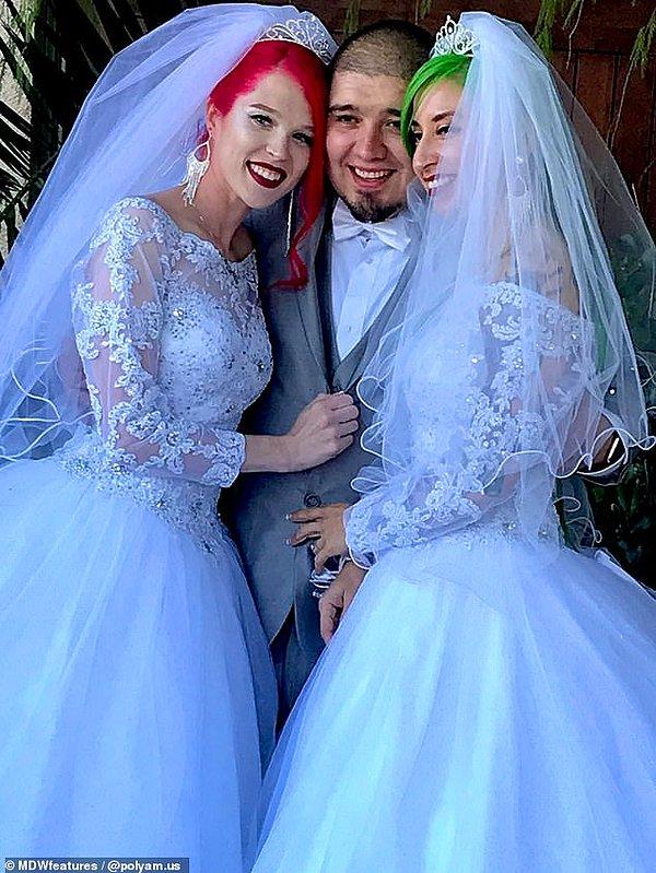 Yıllarca sevgili olan üçlü, Nisan 2019'da evlendiler.